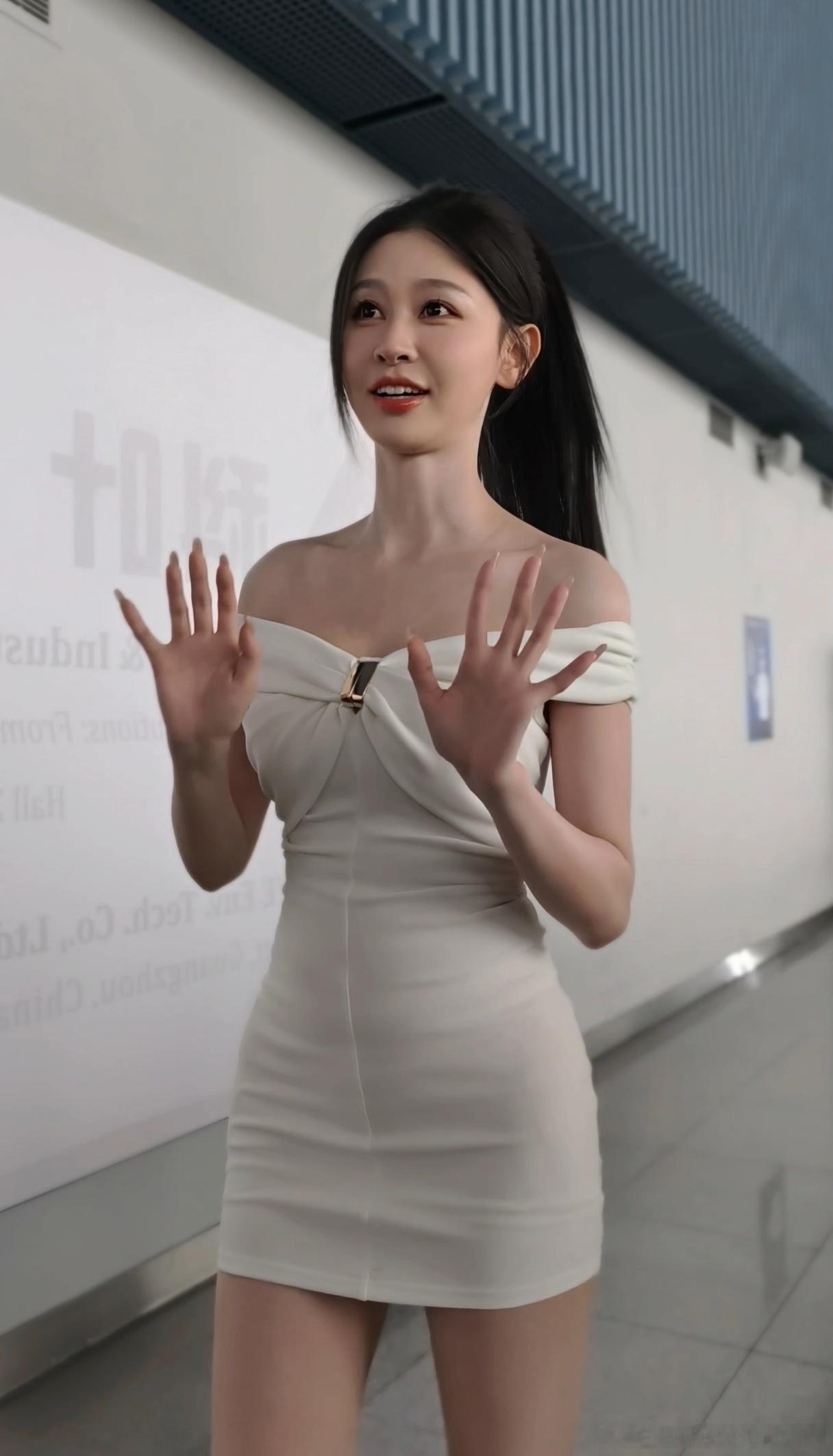 安丘车型开始，参展车型：风云T9L、风云A9、 iCAR V27、星途ES7 G