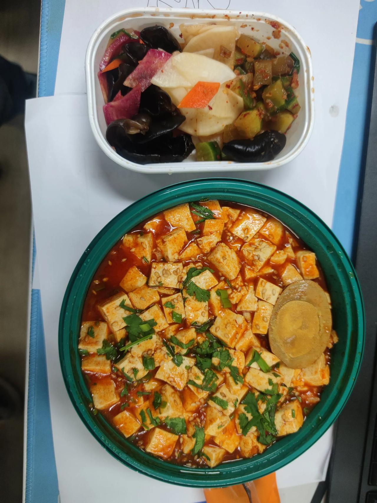 麻婆豆腐香，满桌春意浓。