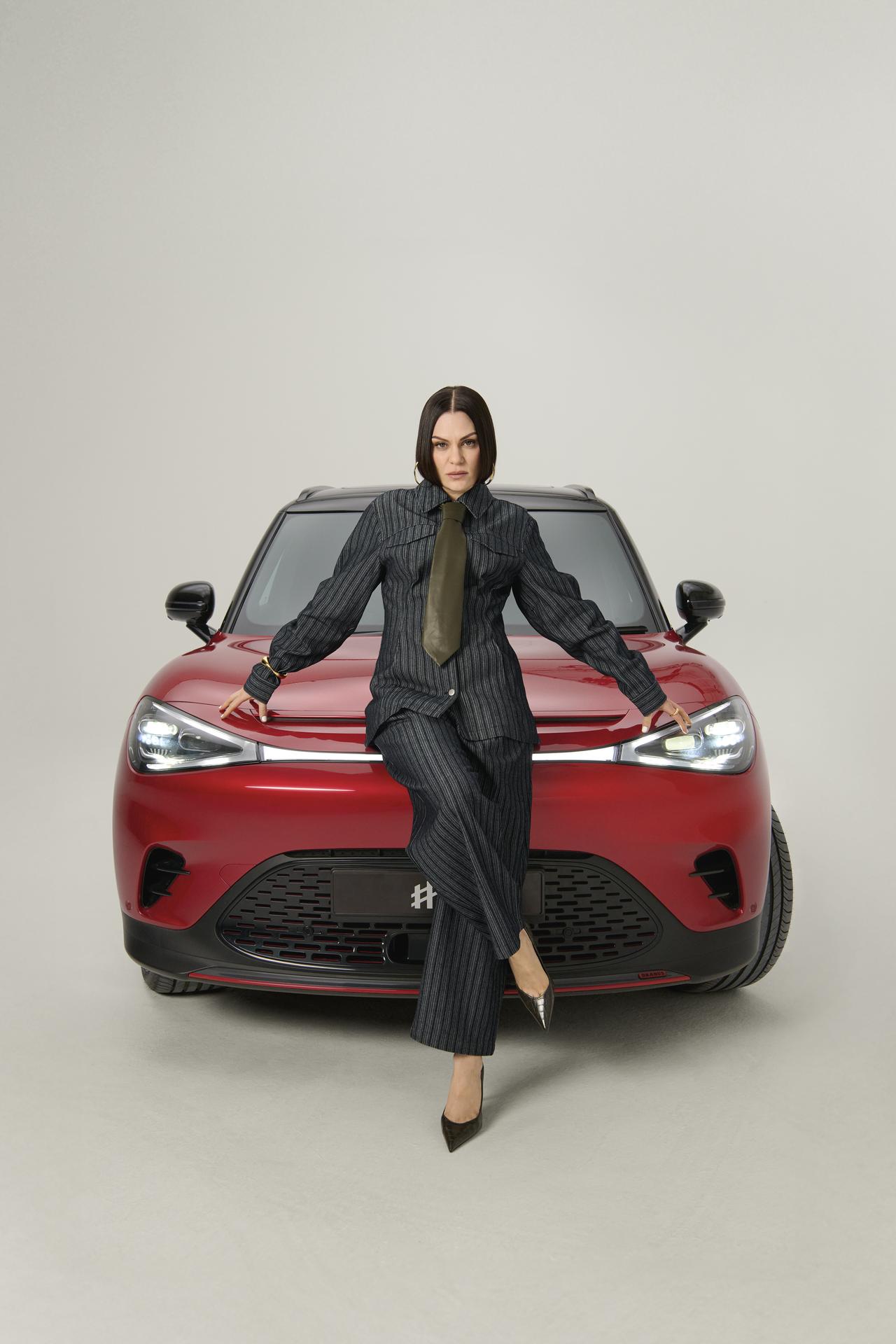 smart 正式官宣，与英国殿堂级创作歌手、多白金唱片得主 Jessie J 达