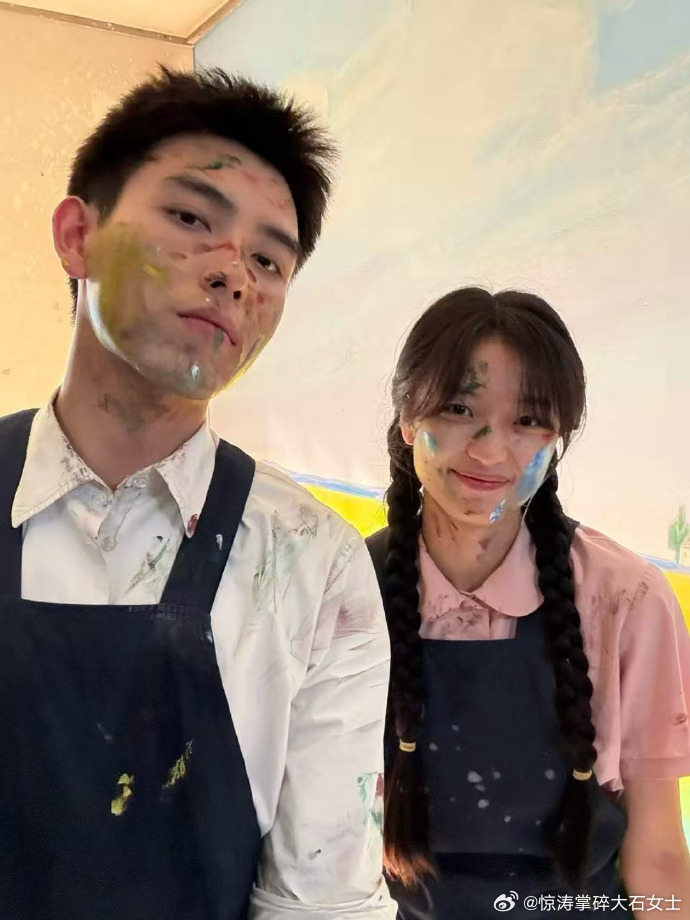 陈飞宇孙千晒live合照还以为陈飞宇孙千官宣了“谢谢你给我一个家”“以后我们就是