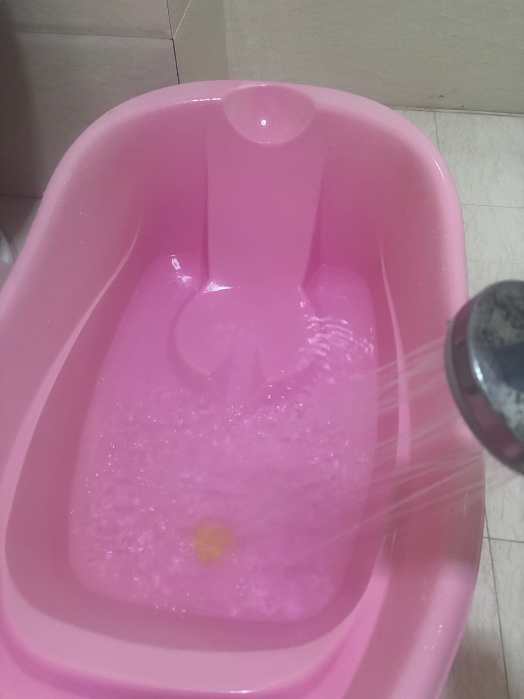 给宝宝洗澡🛁 