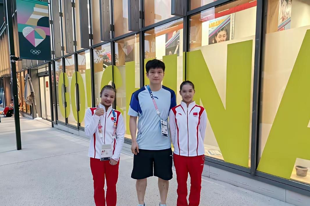樊振东同框高个子运动员反差出圈，打破大众觉得他个子矮小的固有印象，官方登记樊振东