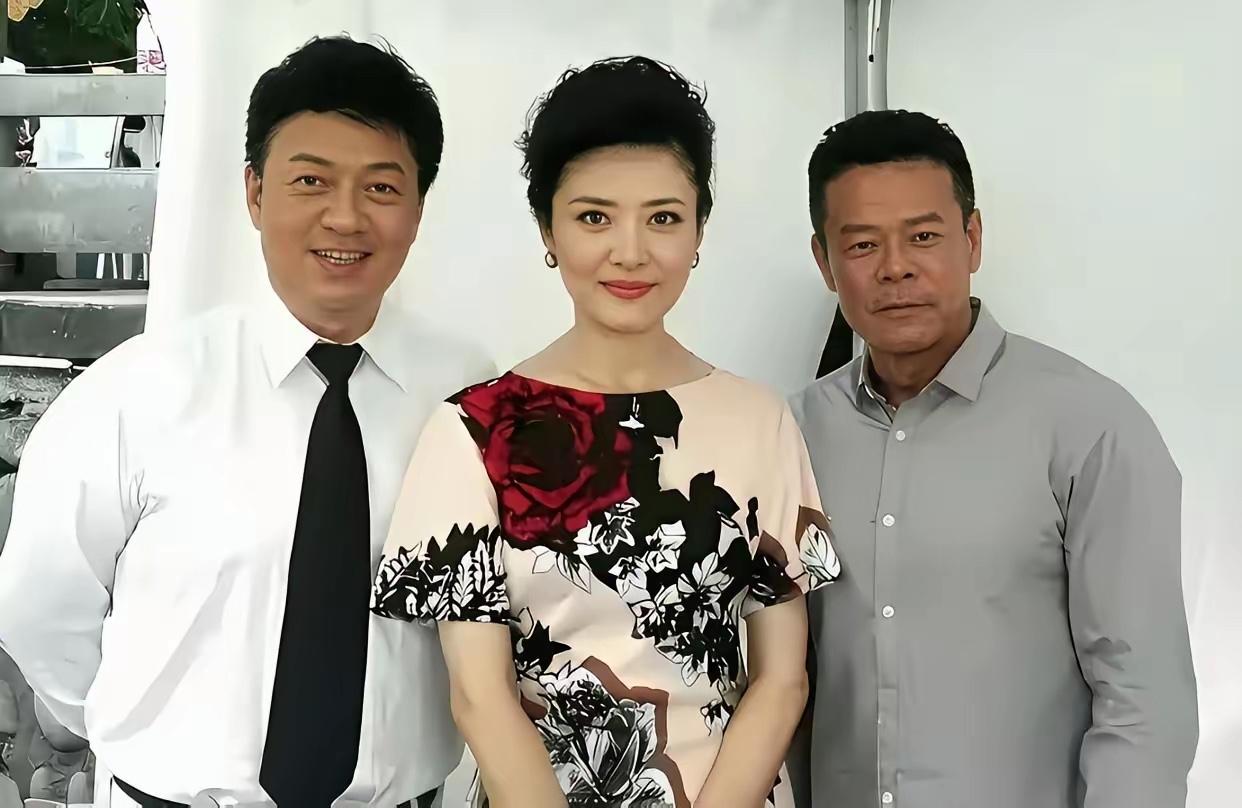 不是我吹！我敢说，中间这位女士，如果你能认出来，说明你已经老了！