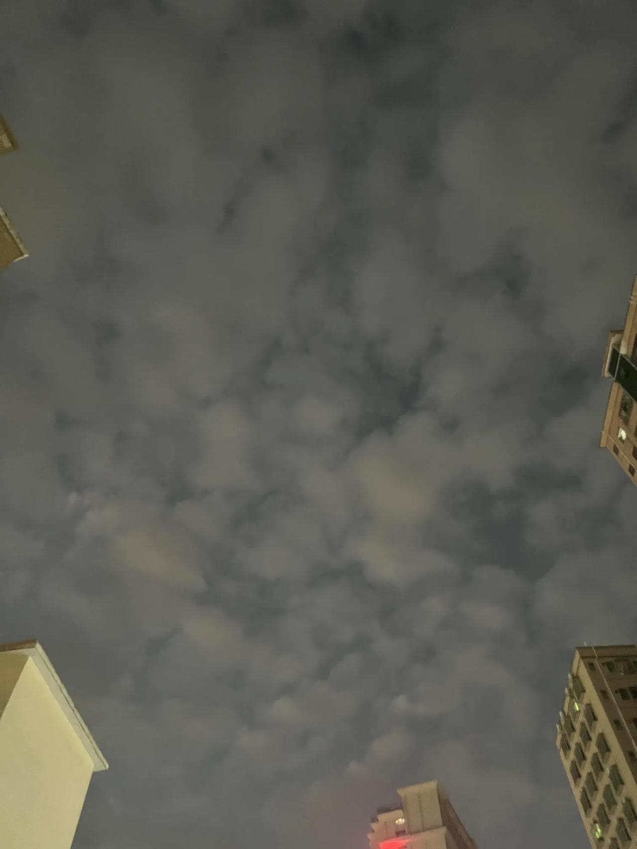 一：1960年，是个男人就能娶老婆；
二：1970年，有肉吃就能娶老婆；
三：1