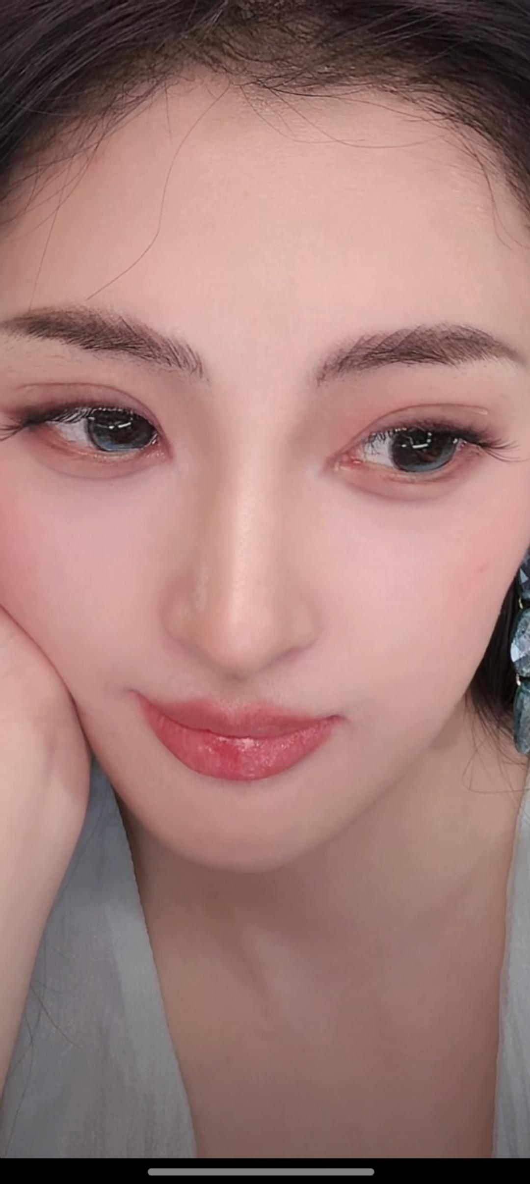 这姑娘看着好温柔哦。