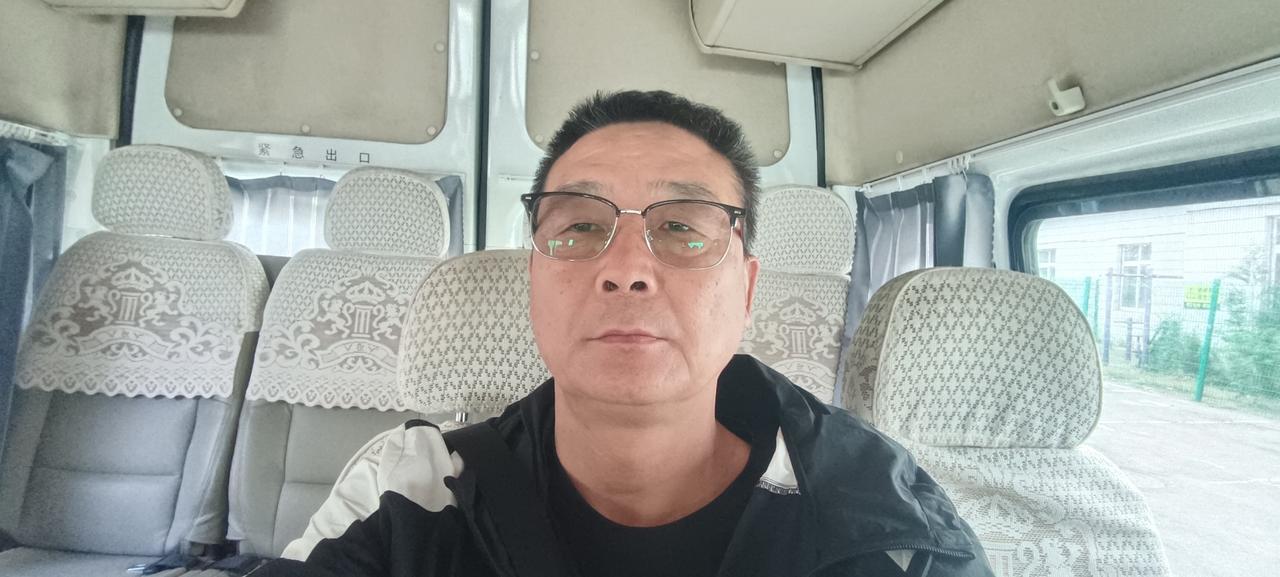 我一直觉得，那些小心翼翼守着条条框框过日子的养生派，活得实在太过滑稽。凡事谨小慎