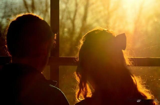 上海，一40岁男子马某结识了18岁的女大学生李某，二人确定恋爱关系。纵然马某后来