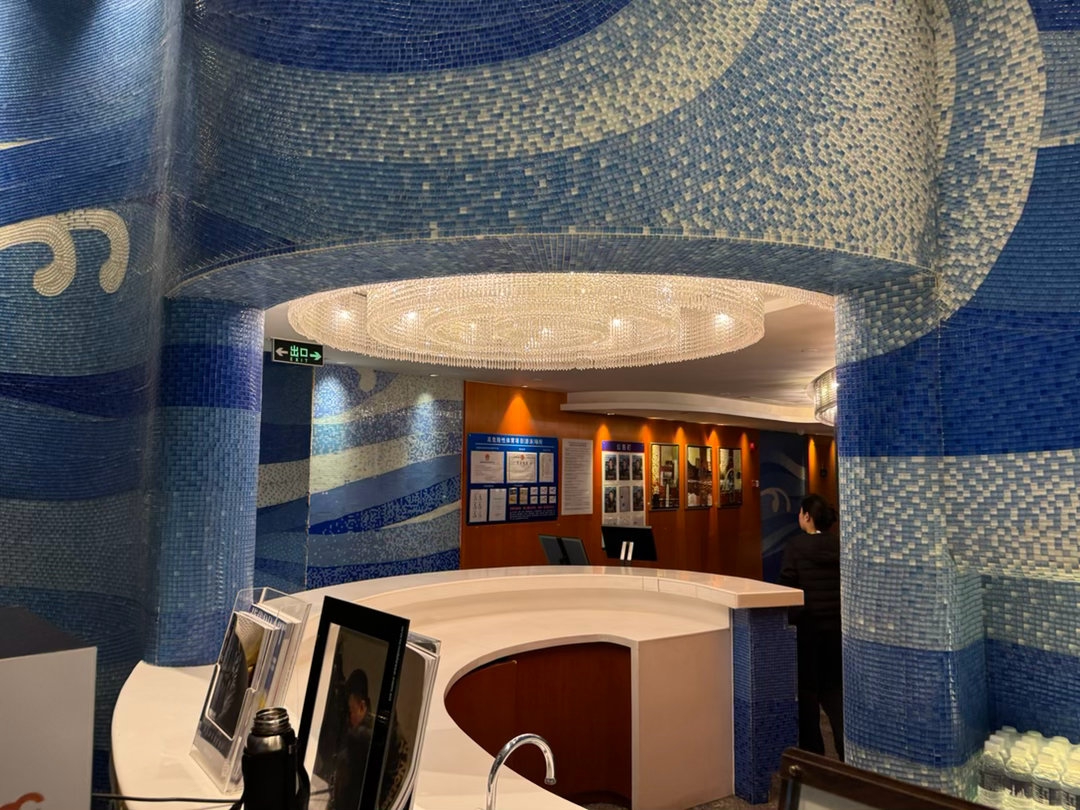 今天在陆家嘴楼顶游个泳运动打卡第16次 