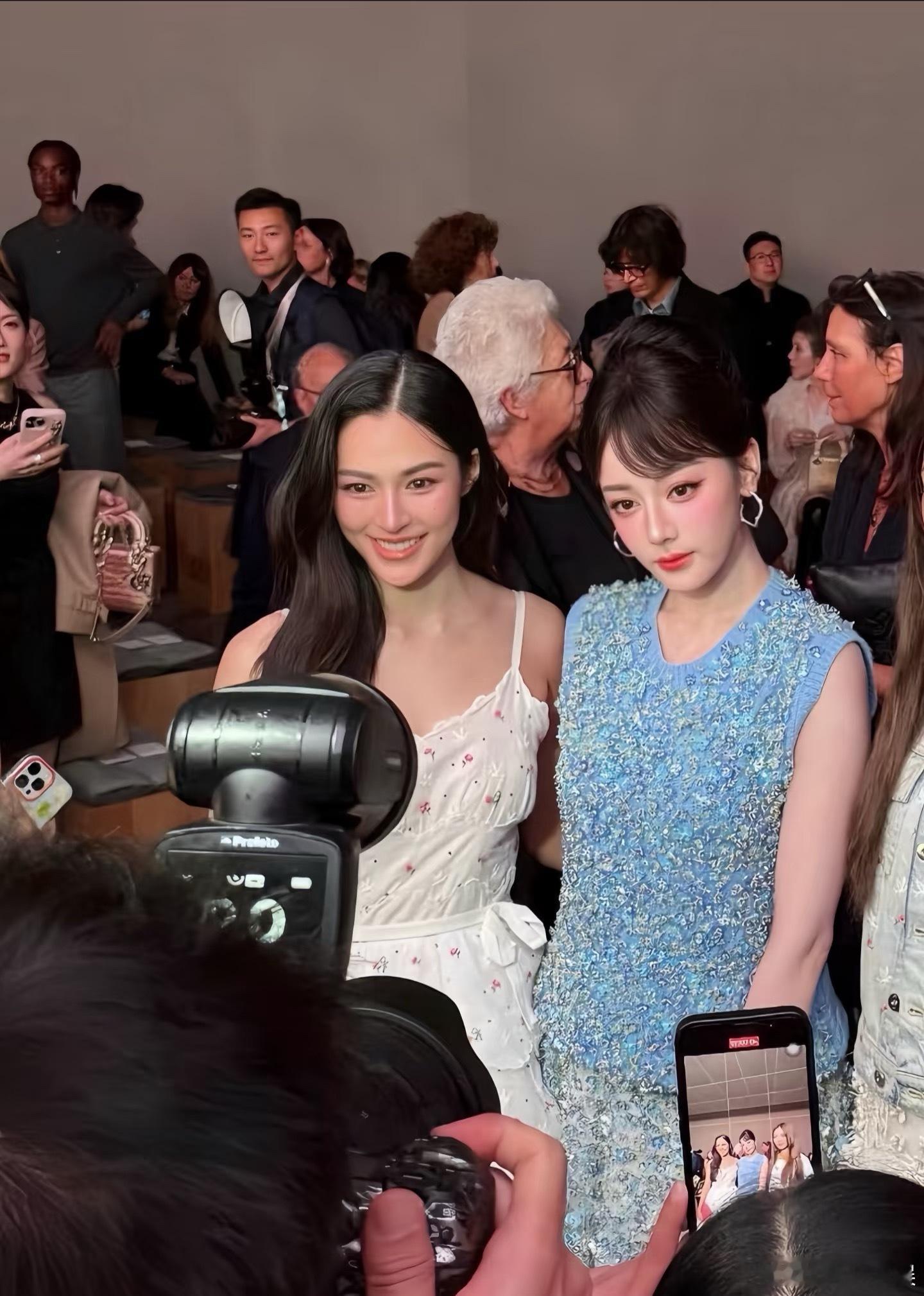 粉丝问邝玲玲热巴漂亮吗邝玲玲迪丽热巴都是顶级大美女，都超级美的，两个大美人同框合