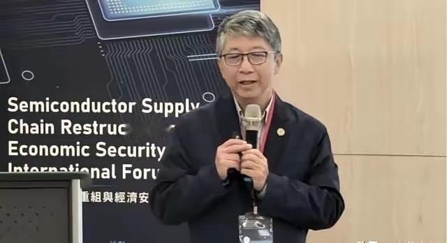 在中国宣布突破7nm芯片技术后，作为全球芯片代工巨头的台积电的顶尖工程师杨光磊感