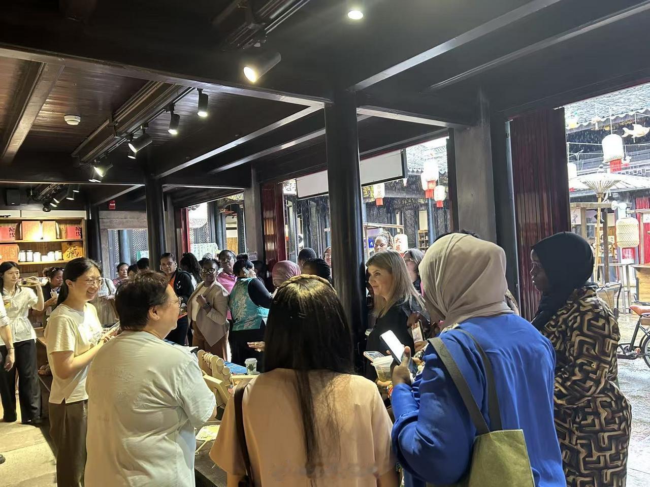她们从远方来在宁波成为我们 6月30日至7月4日，来自11个国家和国际组织的29