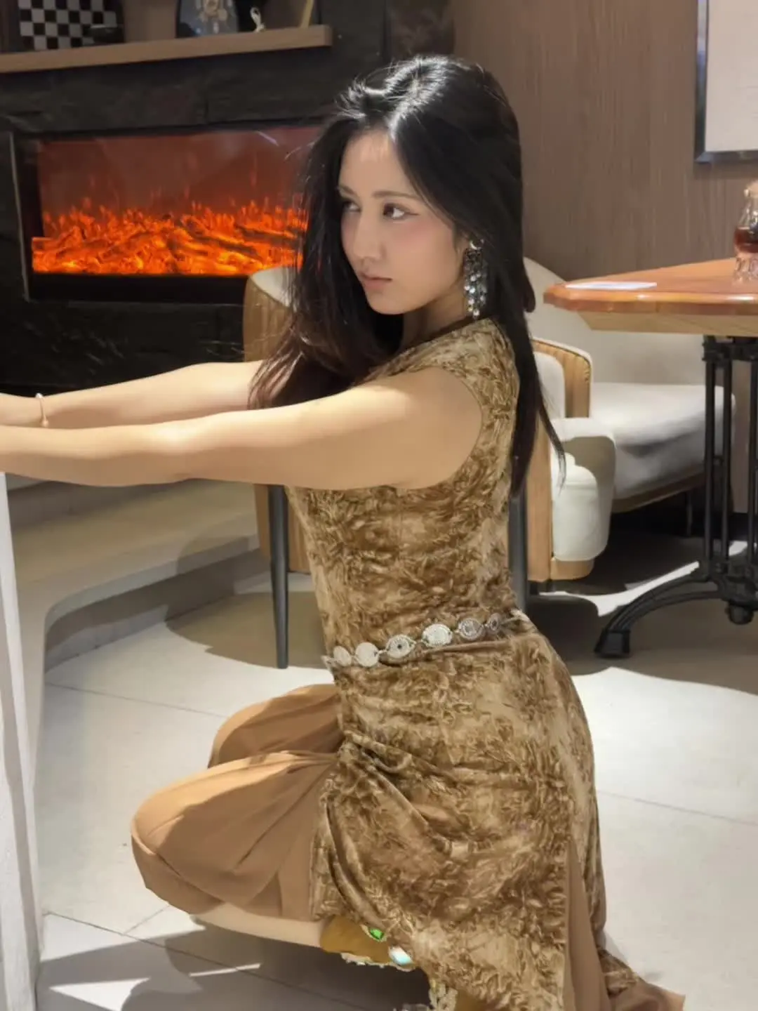 姐姐有的是力气和手段