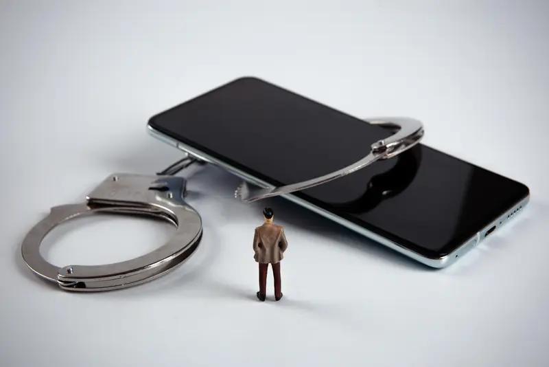 监守自盗！大理州一地员工被抓！

本想雇个店员看店，谁知却招来窃贼！
近日，弥渡