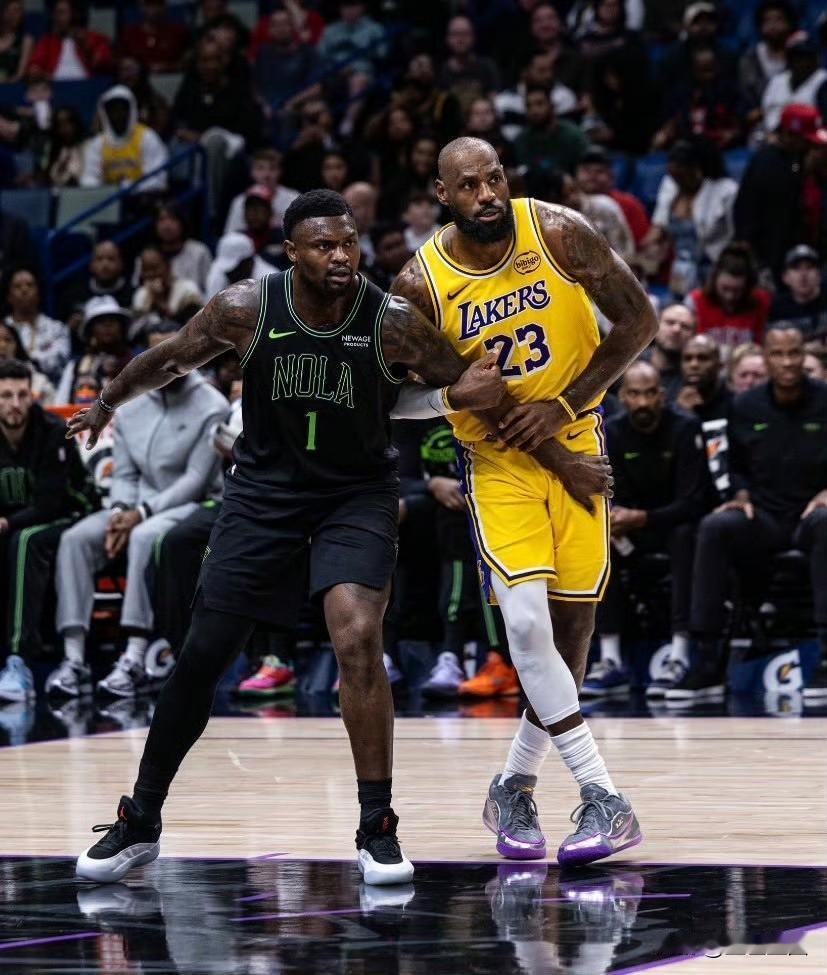 湖人111:103战胜鹈鹕，又回到了西部第三！
现在湖人也学会了小火慢炖，大火收