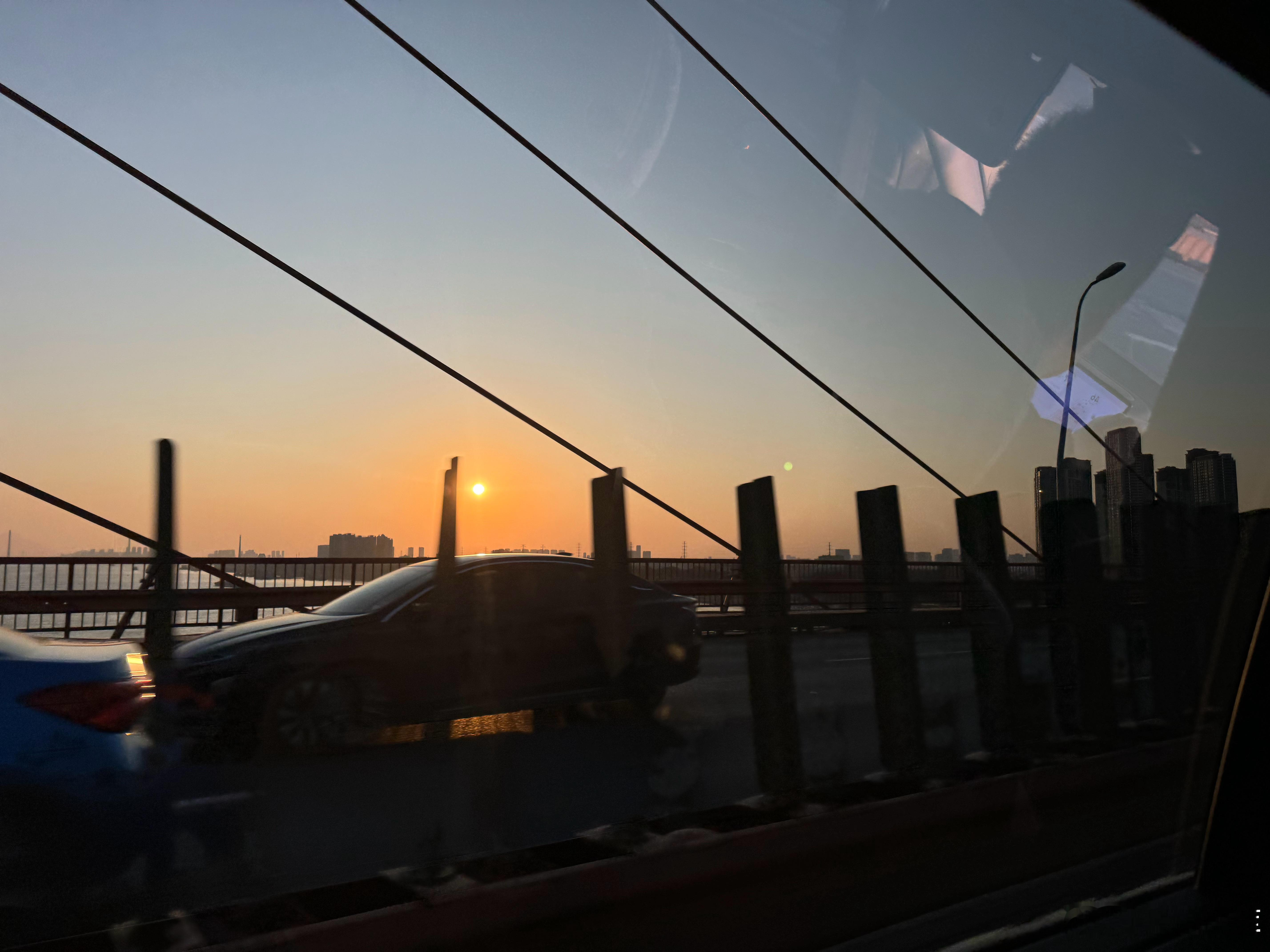 hhhh四连败从未有过今天这个战绩反正是收啥车 都不成我真想去买台新车去了