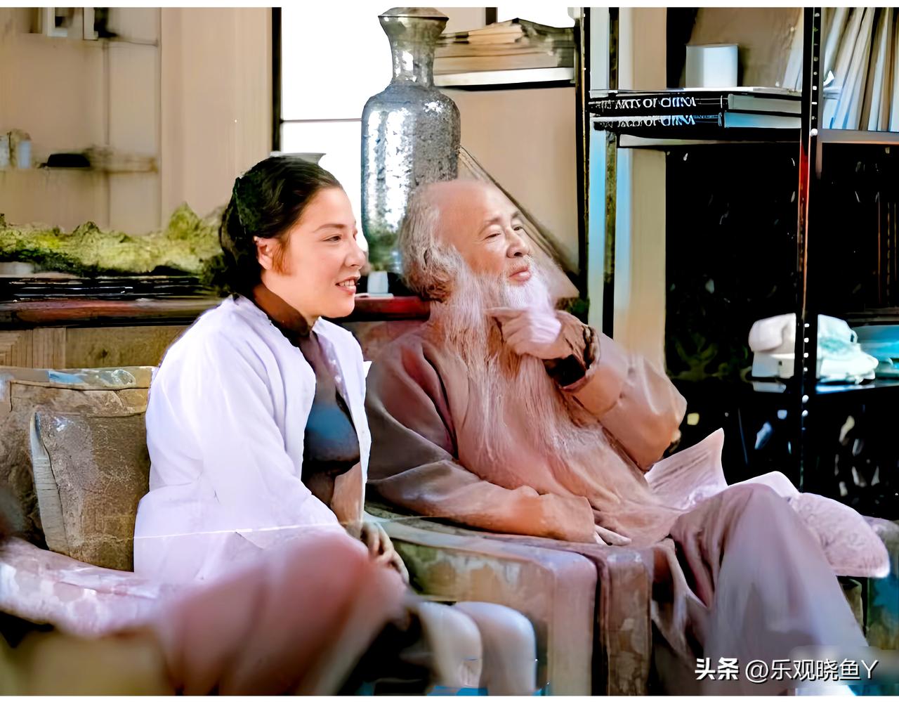 一九七零年，在可以居里享受甜美时光的张大千与他的第四任妻子徐雯波。这绝不是演戏，