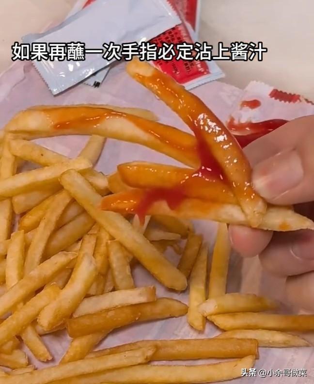 被同学妈妈一句话点醒！再也不给孩子买肯德基薯条了！自制夹心薯条，一口爆酱不脏手