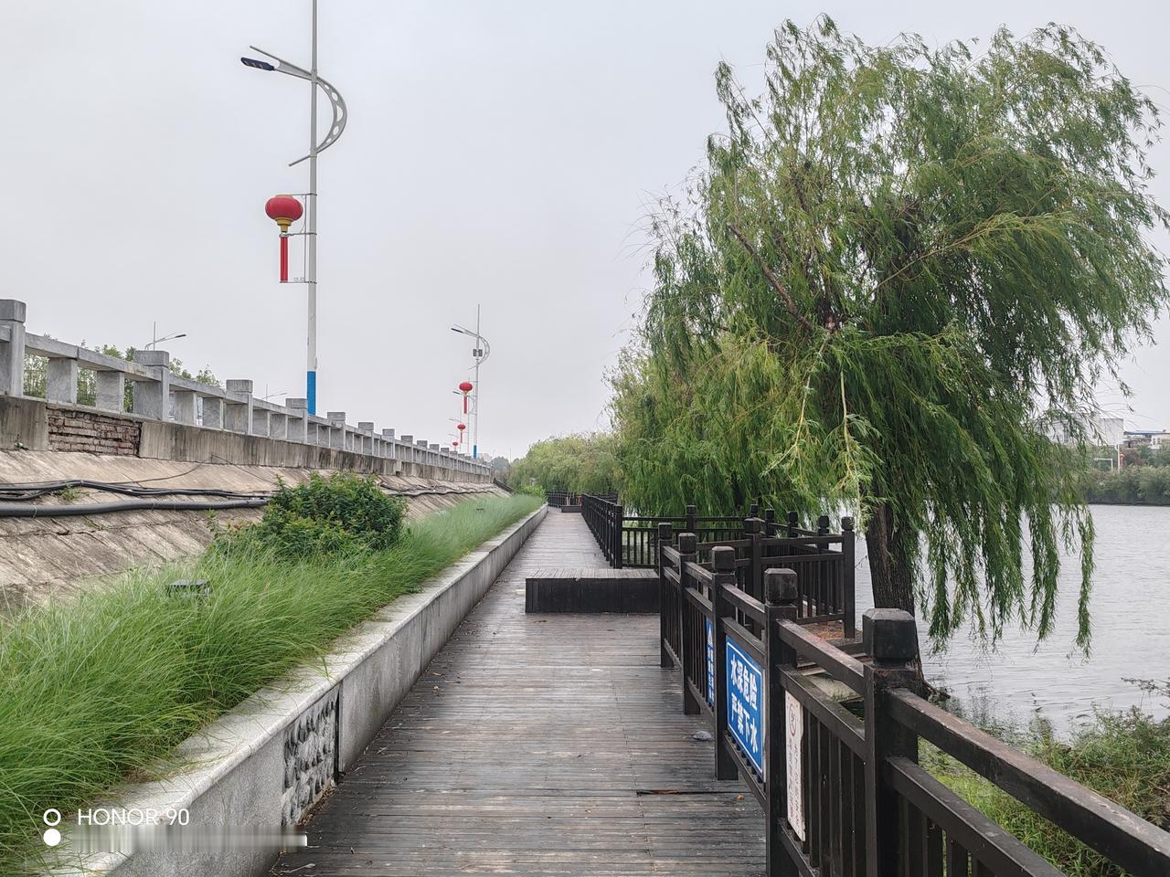 教育，就是要让每个人成为更好的自己，也要让他成为对社会有用的人。[祈祷]