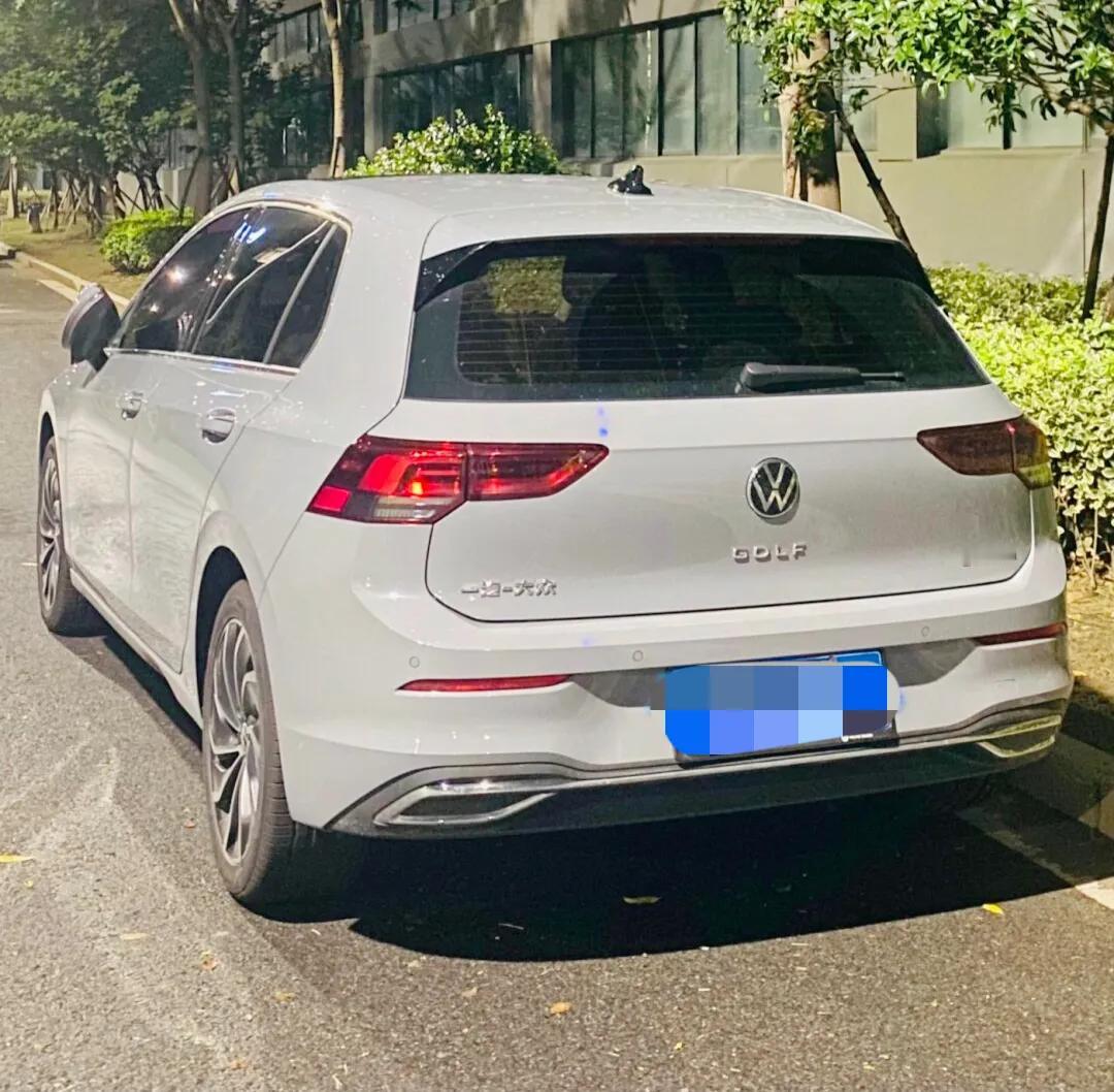 原来打工人买车后都会成为大冤种，买车后以为通勤更方便了，没想到上班起床反而要更早