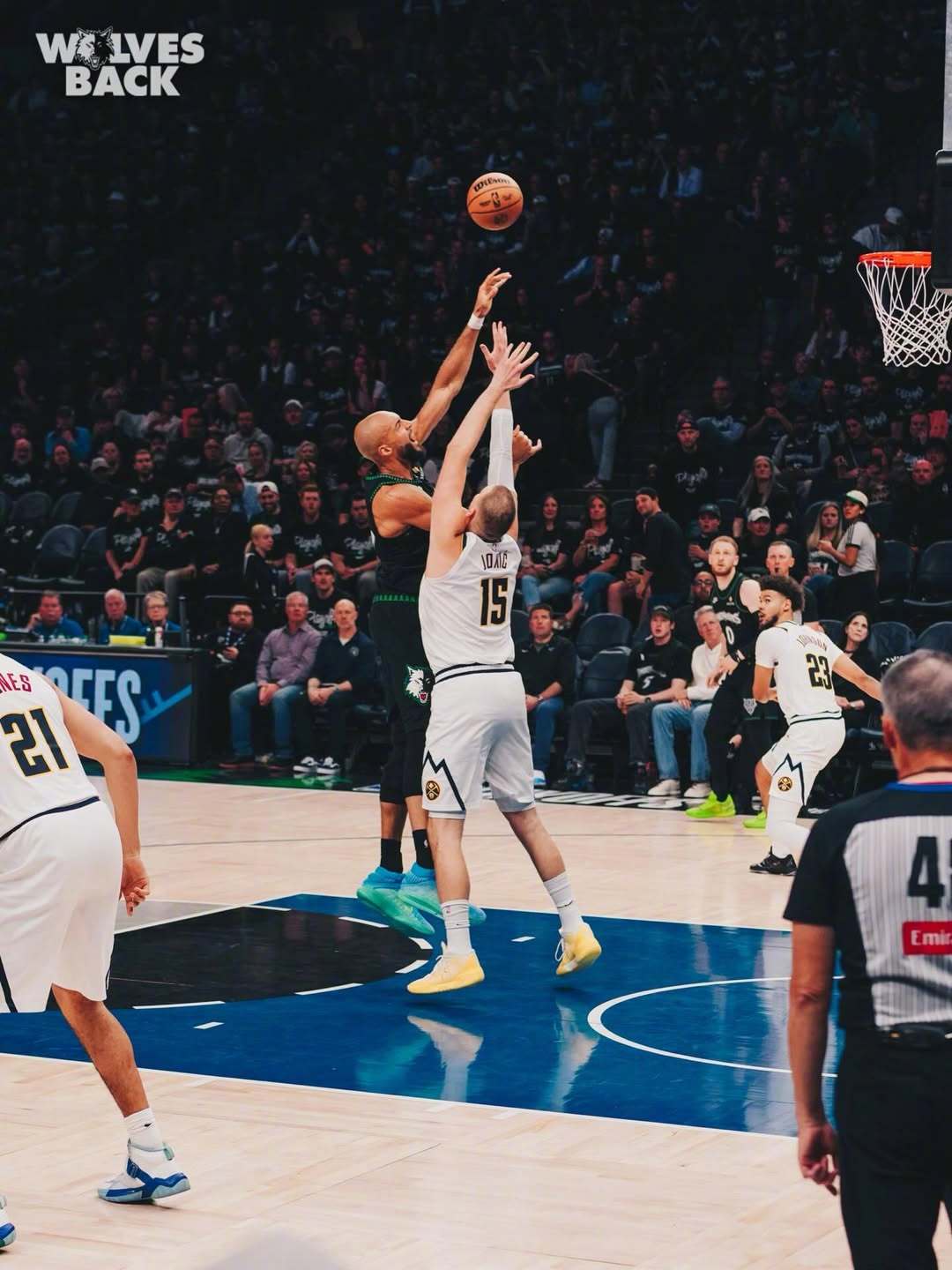 戈贝尔现在成了专治MVP的DPOY！今天的比赛，他防得约基奇投出了季后赛生涯最低