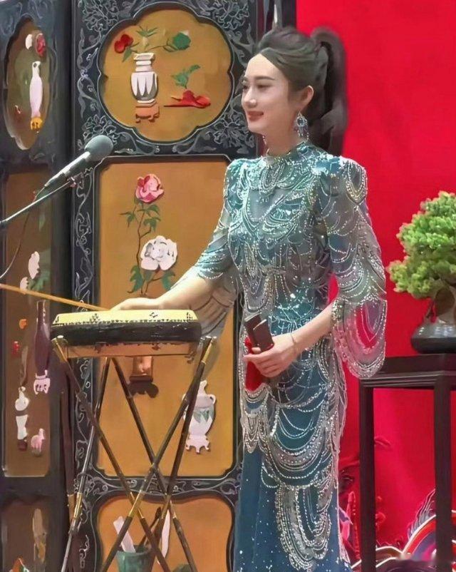 简直不要太像！德云社张婉怡和赵丽颖有几分神似 