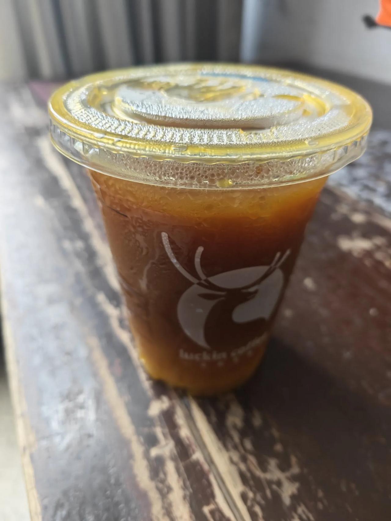 今天简直大无语事件发生！在这酷热难耐，气温飙升至 42 度的“桑拿天”里，我还得