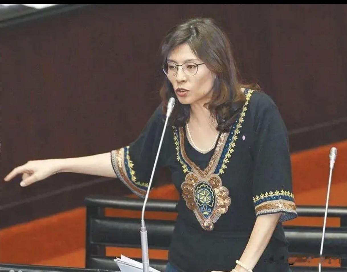 《谈台湾国民党郑丽文的
         格局与本位》
   [微风][微风][