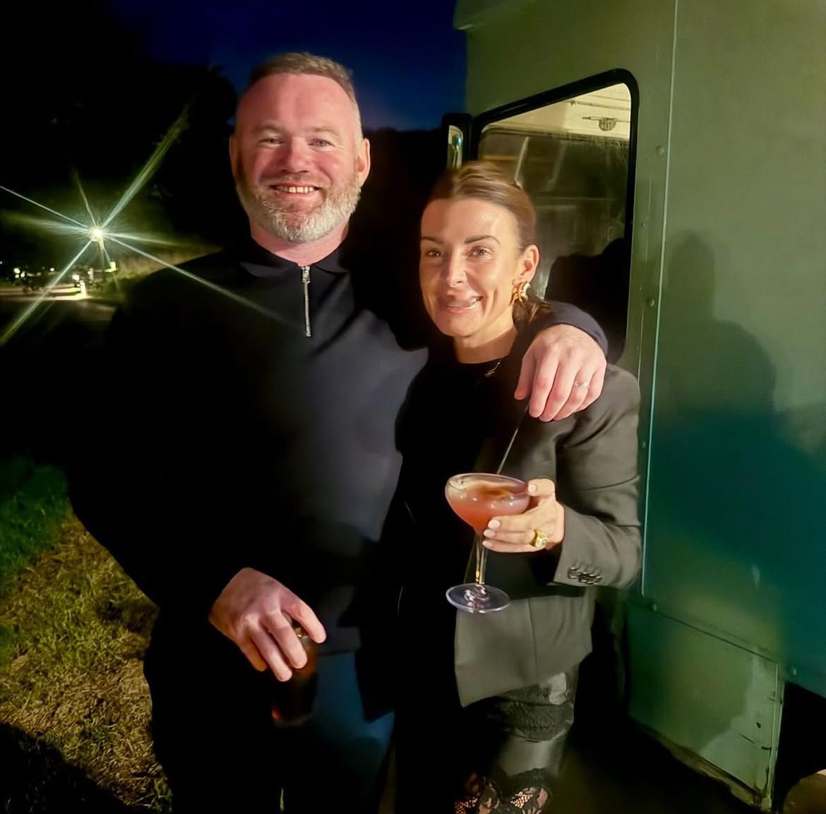 鲁尼在40岁生日这一天和科琳的合照不久前的一个podcast节目，鲁尼说要是没有