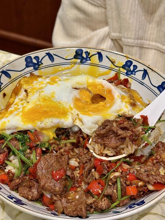 上海爆好吃的一碗长沙抛饭！！！