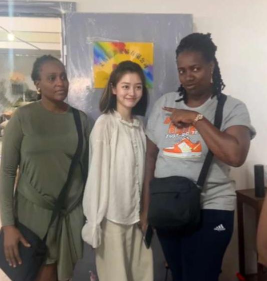 我们这边业务员和跟单其实一个意思。
但实际上，我建议还是做跟单，不为别的，就是省