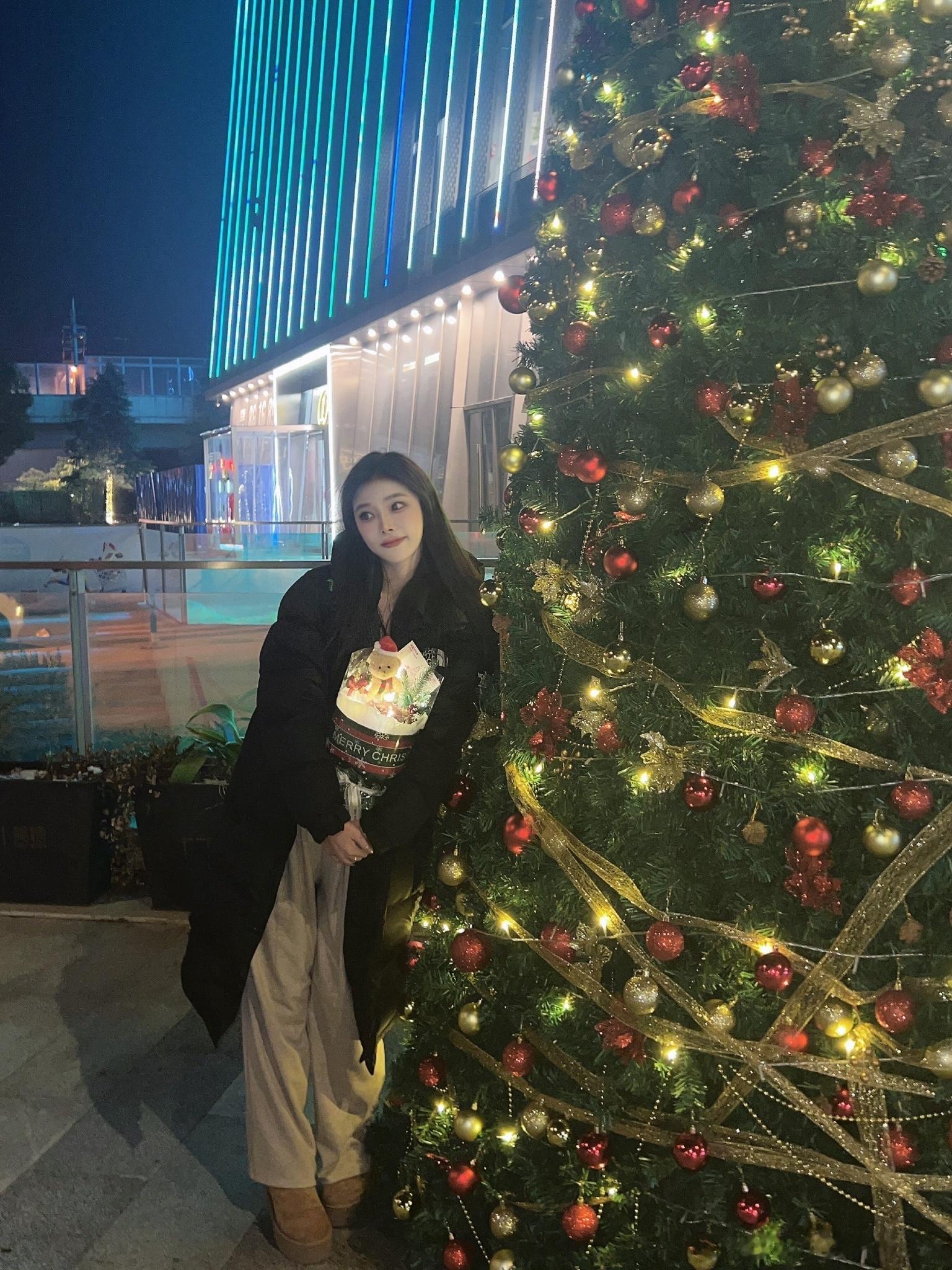 🎅🏻ꪑ𝚎𝕣𝕣ꪗ ᥴꫝ𝕣ⅈડ𝕥ꪑꪖડ🎄#OOTD[超话]#    