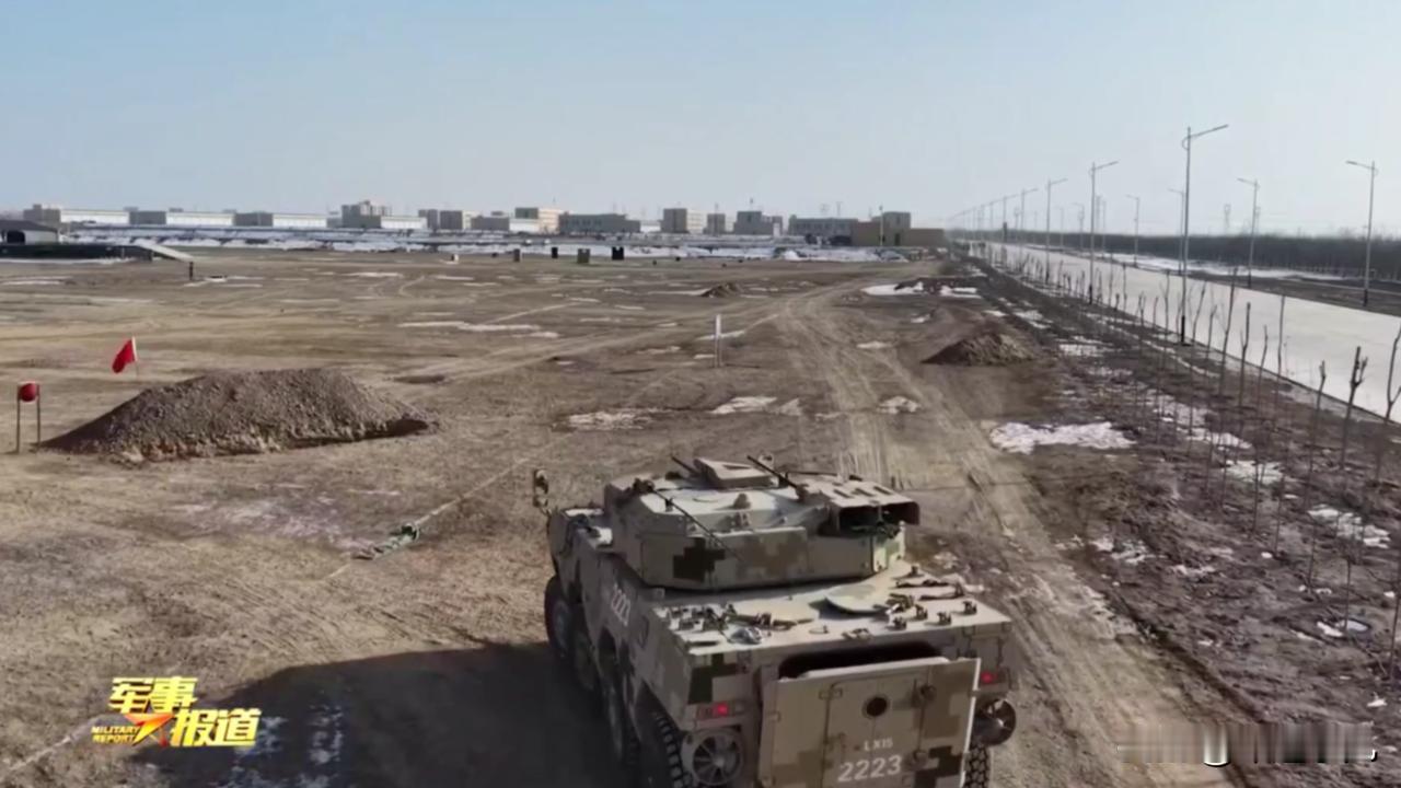 陆军又添新装备了吗？很明显这是新车吧……

现在陆军的装备，还真是了不得了，都在