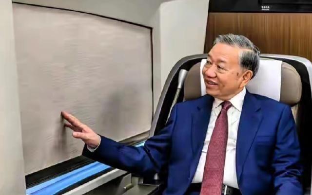 都在说苏林坐高铁是“体验”，告诉你，这是外交史上最狠的一次拒绝。 他用10个小时