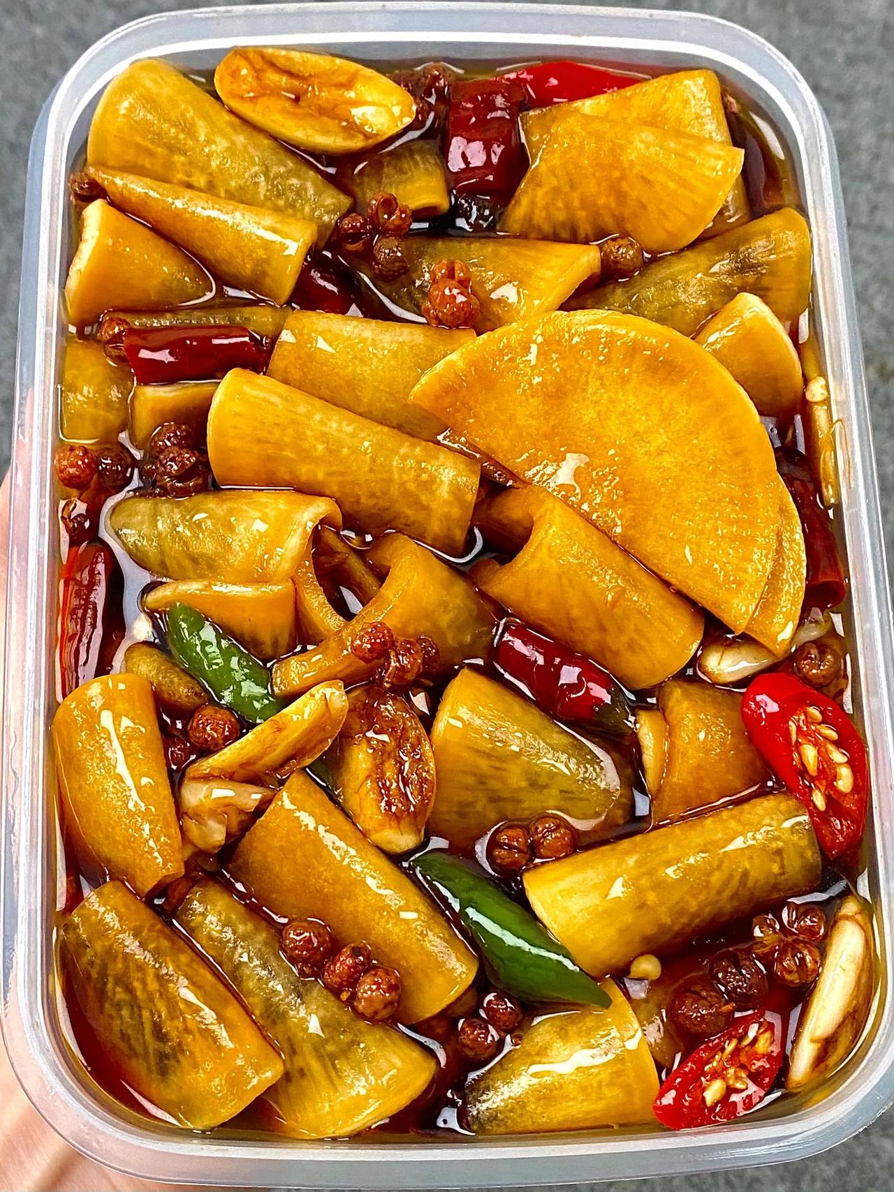 隔壁阿婆做了几十年的腌萝卜，终于愿意教我了！真的太绝了，配米饭，光吃腌萝卜也能吃