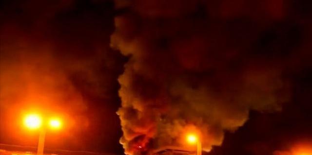 危险信号！日前，美国国务院下达了一纸罕见的全球紧急命令——要求散布在世界各地的所