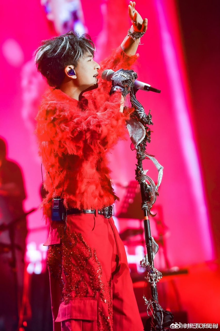 欢子前任租客唱出了意难平 旋律抓耳，歌词走心，演唱深情，把遗憾与怀念唱得恰到好处