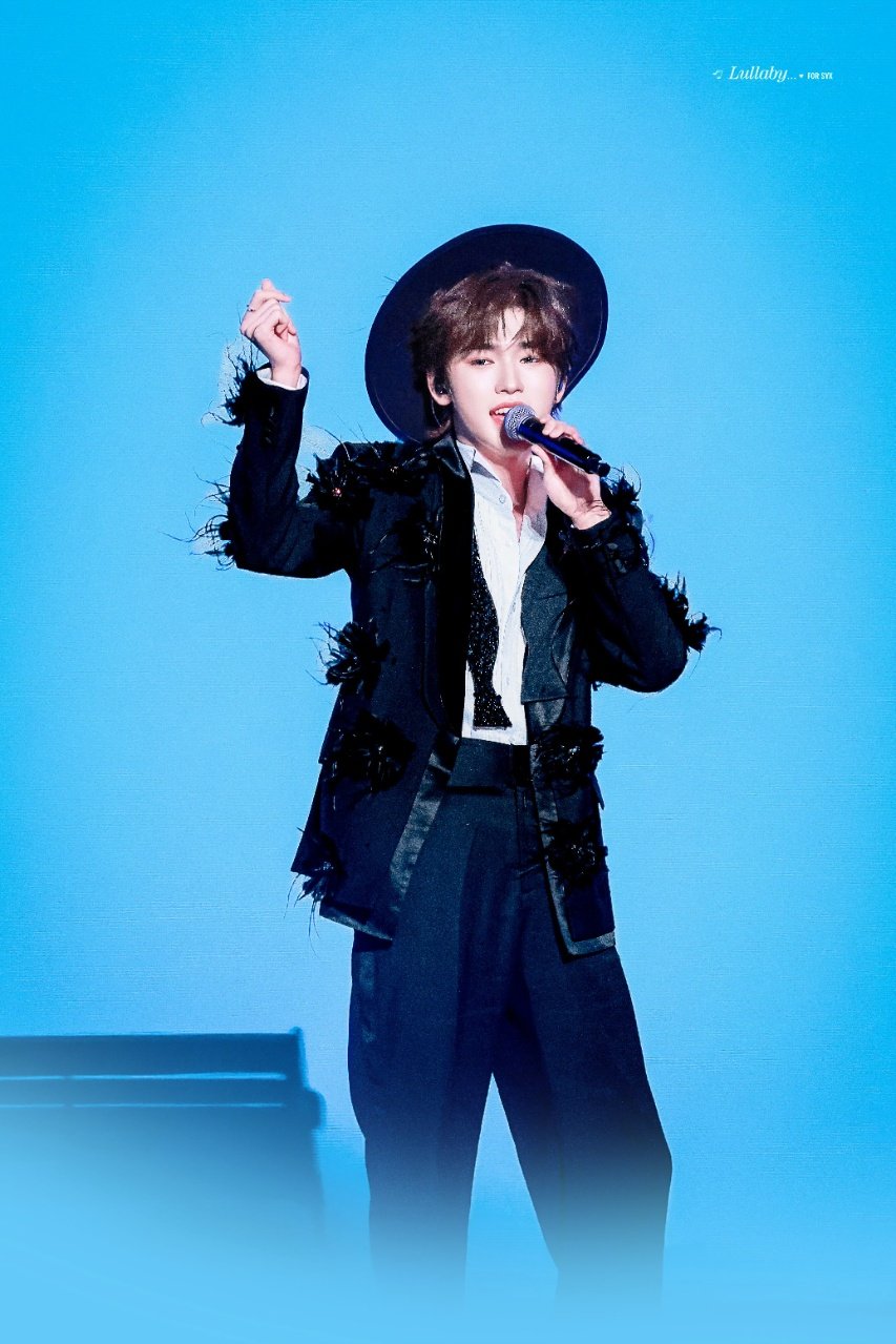 宋亚轩黑礼服小王子 宋亚轩给自己唱爽了 宋亚轩黑礼服小王子啊啊啊 