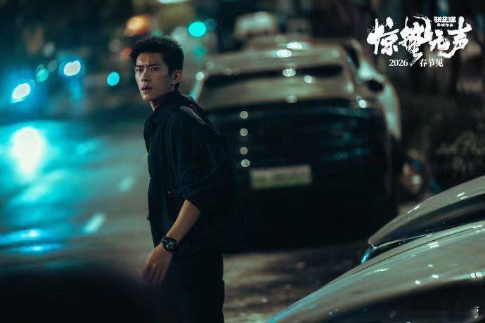 谁懂易烊千玺最后一个背影的力量 易烊千玺饰演的严迪，最后那幕走向黑暗的背影，把五