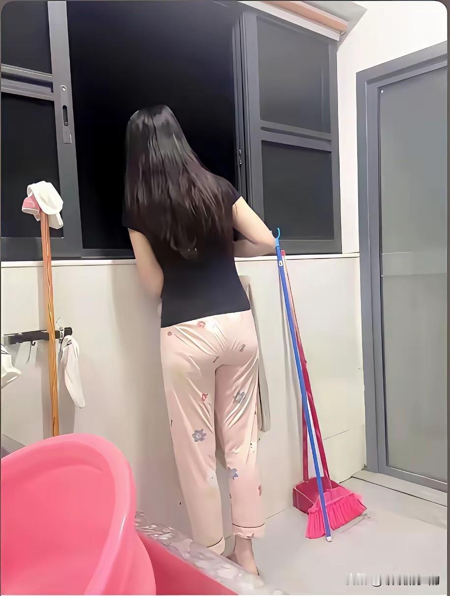 媳妇最懂事
家务活不用我操心