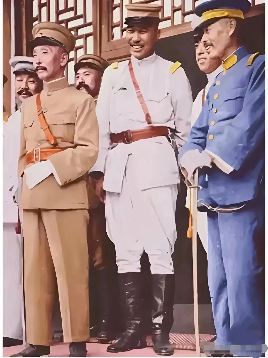 这画面太有历史感了，我仿佛穿越到了民国时期！大家能说出这些大军阀的名字吗？这可是