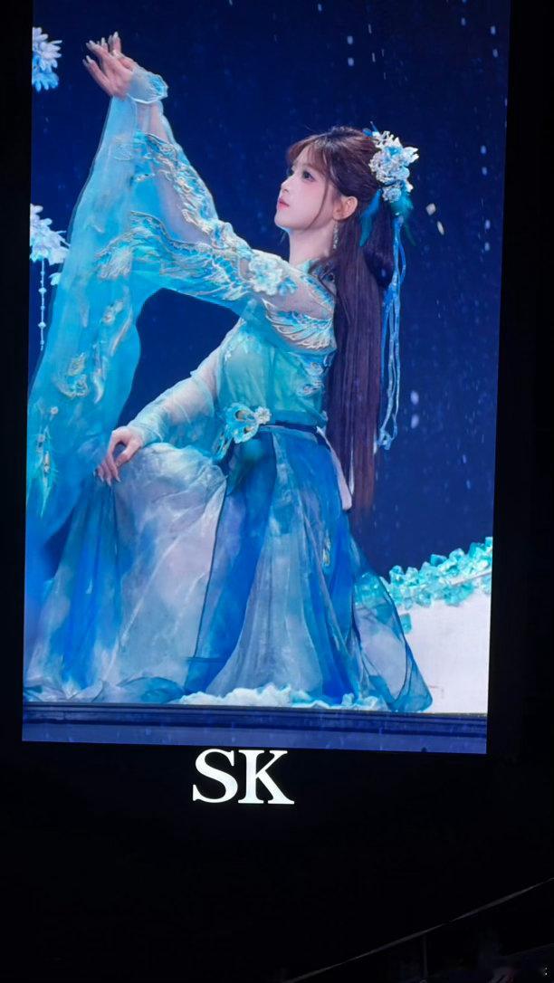 杭州这场夏日公演颜值好绝杭州幻彩盛夏舞台光影封神🎶杭州夏日公演舞台质感拉满，变