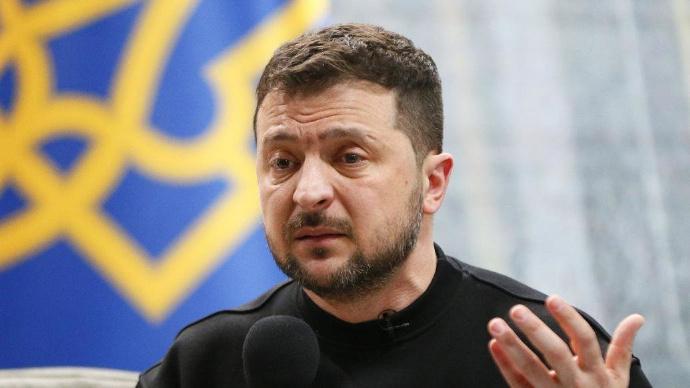 乌克兰终于决定坐下来谈了。总统办公室22日宣布，将派代表团去瑞士，跟美国讨论那个