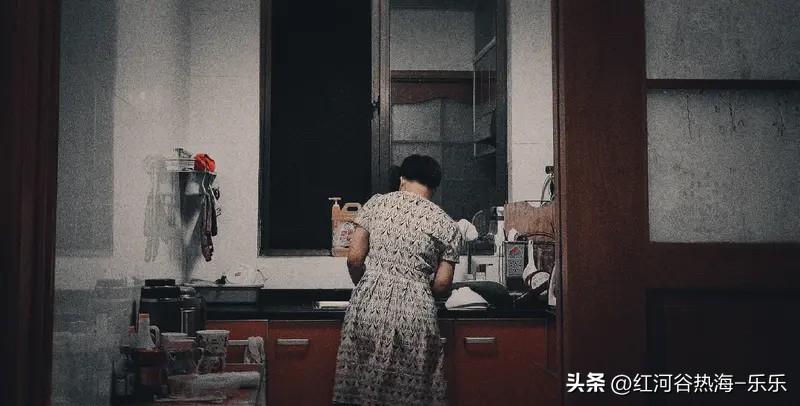 大部分女生还是好的，那种老公被裁员了，媳妇就要离场，这种还是小概率的事情。
身边