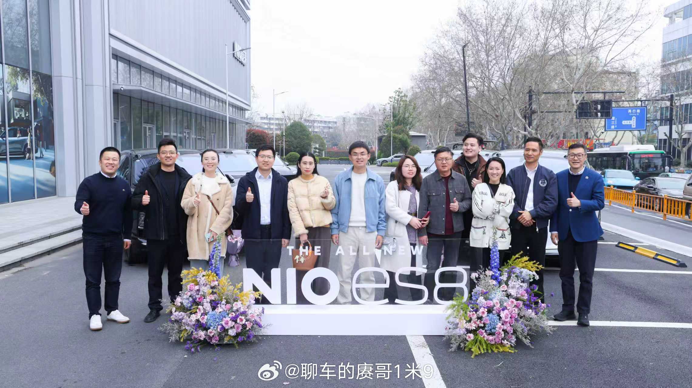 蔚来ES8！交付八万台了历时不到半年，太快了！目前家用纯电大六座最佳选择星云红的