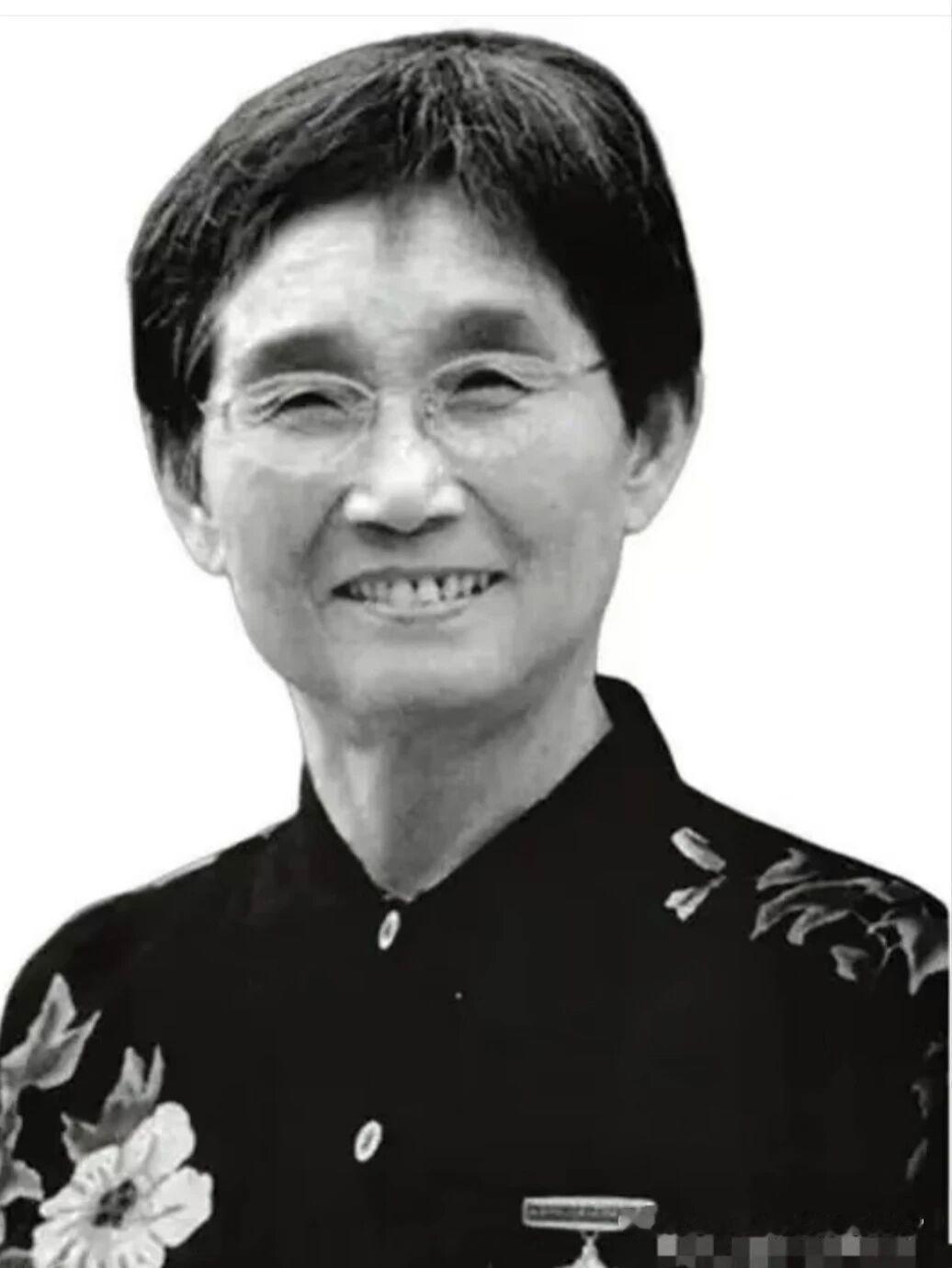送别新四军老战士陈迪


陈迪（1928—2026），江苏宜兴人，新四军老战士、
