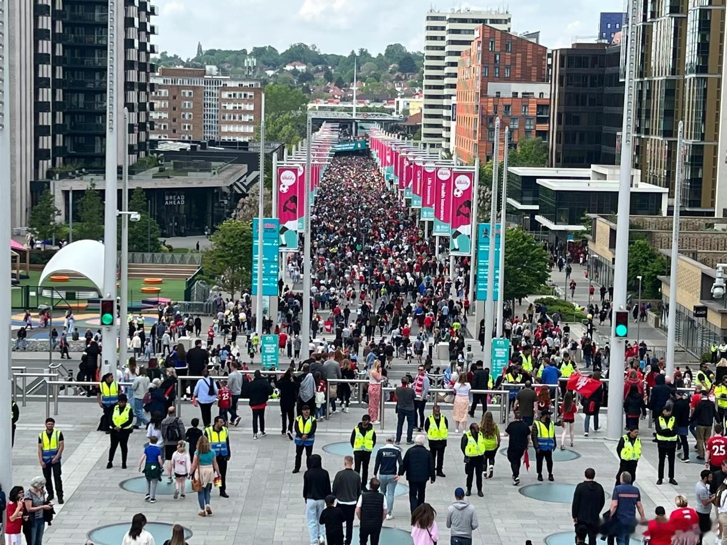 中国女足0比8英格兰女足 昨晚我是熬夜看完了，中国女足和英格兰女足的热身赛，一场