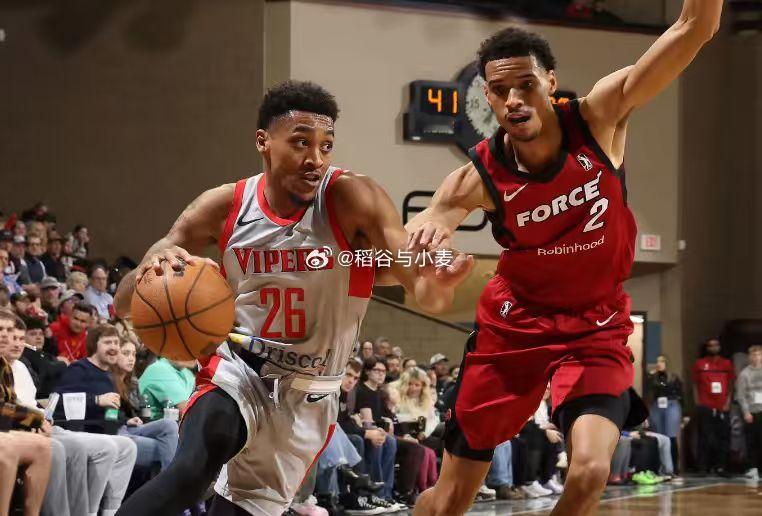 火箭二队里奥格兰德峡谷毒蛇之前认领了刚刚被雄鹿二队威斯康辛鹿群裁掉的后场球员克雷