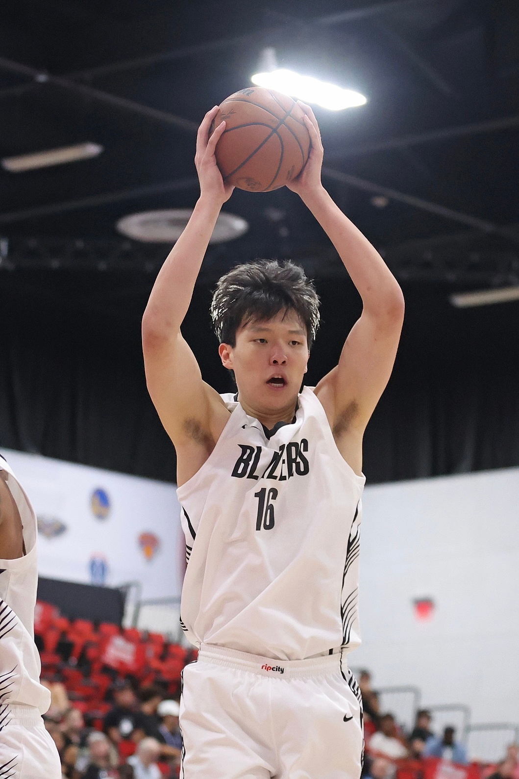 森的来信 瀚森，你好👋🏻这一年，见证你真正踏进NBA的世界。从初登联盟时的青