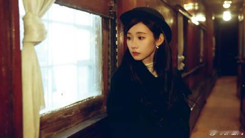 张艺凡我那留洋归来的大小姐张艺凡留洋大小姐 这种清冷又高贵的复古感真的好适合张艺