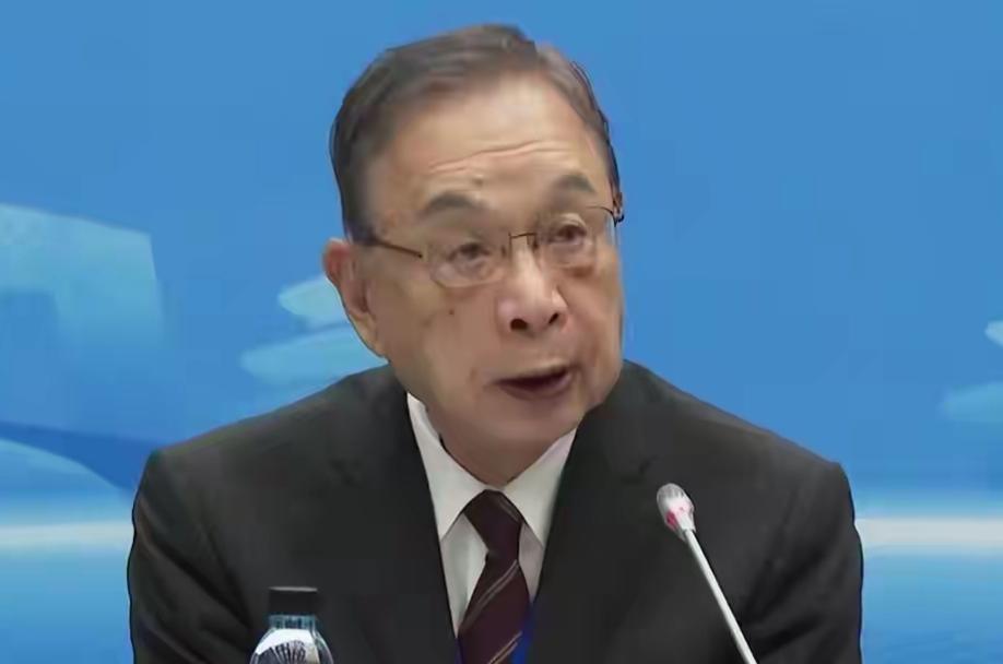 日本公认的“知华派”代表人物，前驻华大使宫本雄二在共同社发了一篇文章，核心内容：